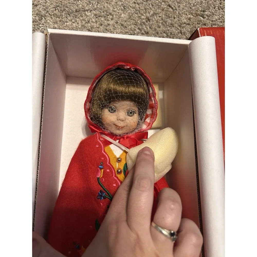 Betsy McCall Betsy Red Riding Hood Doll NRFB Complete In Box Basket Apple